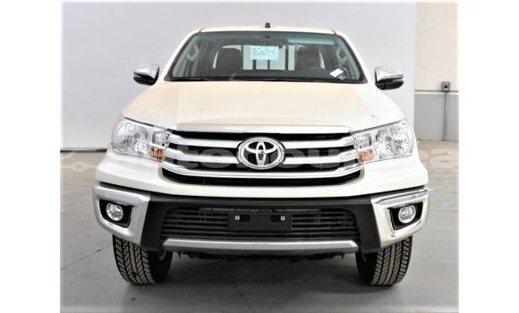 Acheter Import Voiture Toyota Hilux Blanc à Import - Dubai, Iles Acheter Import Voiture Toyota Hilux Blanc à Import - Dubai, Iles