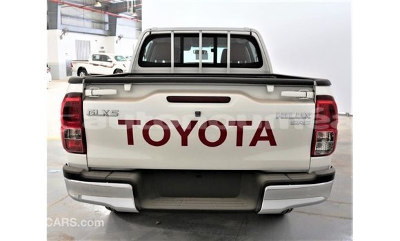 Acheter Import Voiture Toyota Hilux Blanc à Import - Dubai, Iles Acheter Import Voiture Toyota Hilux Blanc à Import - Dubai, Iles