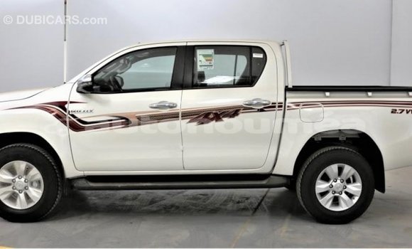 Acheter Import Voiture Toyota Hilux Blanc à Import - Dubai, Iles Acheter Import Voiture Toyota Hilux Blanc à Import - Dubai, Iles