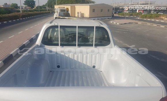 Buy Import Mitsubishi L200 White Car in Import - Dubai in Iles Buy Import Mitsubishi L200 White Car in Import - Dubai in Iles