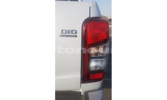 Buy Import Mitsubishi L200 White Car in Import - Dubai in Iles Buy Import Mitsubishi L200 White Car in Import - Dubai in Iles