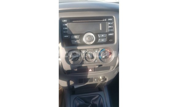 Buy Import Mitsubishi L200 White Car in Import - Dubai in Iles Buy Import Mitsubishi L200 White Car in Import - Dubai in Iles