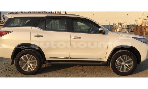 Acheter Import Voiture Toyota Fortuner Autre à Import - Dubai, Iles Acheter Import Voiture Toyota Fortuner Autre à Import - Dubai, Iles