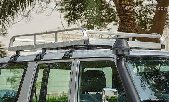 Buy Import Toyota Land Cruiser Other Car in Import - Dubai in Iles Buy Import Toyota Land Cruiser Other Car in Import - Dubai in Iles