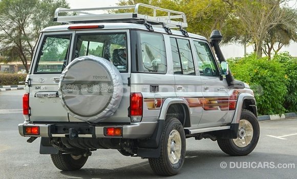 Buy Import Toyota Land Cruiser Other Car in Import - Dubai in Iles Buy Import Toyota Land Cruiser Other Car in Import - Dubai in Iles