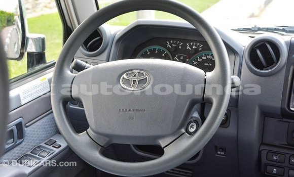 Buy Import Toyota Land Cruiser Other Car in Import - Dubai in Iles Buy Import Toyota Land Cruiser Other Car in Import - Dubai in Iles
