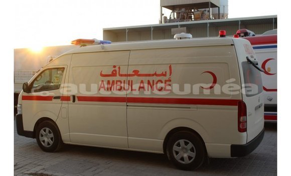 Acheter Import Voiture Toyota Hiace Blanc à Import - Dubai, Iles Acheter Import Voiture Toyota Hiace Blanc à Import - Dubai, Iles