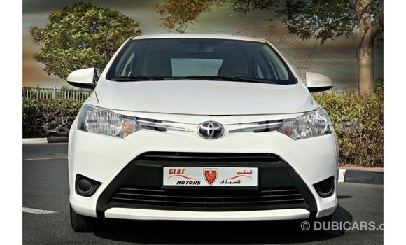 Buy Import Toyota DA White Truck in Import - Dubai in Iles Buy Import Toyota DA White Truck in Import - Dubai in Iles