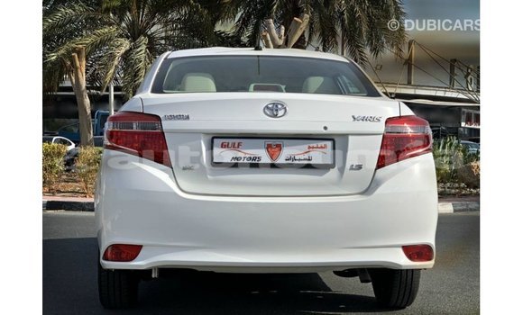 Buy Import Toyota DA White Truck in Import - Dubai in Iles Buy Import Toyota DA White Truck in Import - Dubai in Iles