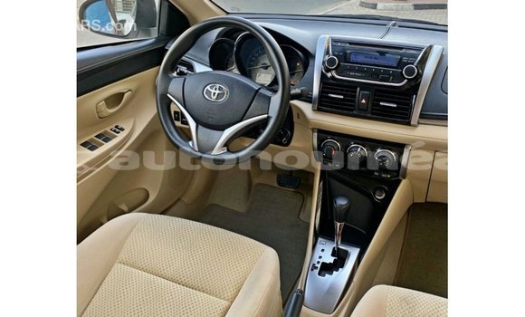 Buy Import Toyota DA White Truck in Import - Dubai in Iles Buy Import Toyota DA White Truck in Import - Dubai in Iles