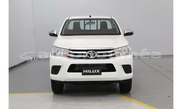 Acheter Import Voiture Toyota Hilux Blanc à Import - Dubai, Iles Acheter Import Voiture Toyota Hilux Blanc à Import - Dubai, Iles