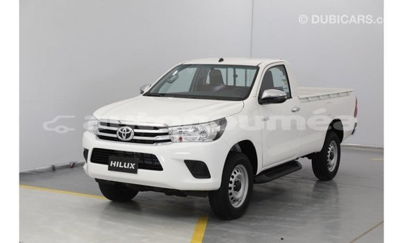 Acheter Import Voiture Toyota Hilux Blanc à Import - Dubai, Iles Acheter Import Voiture Toyota Hilux Blanc à Import - Dubai, Iles