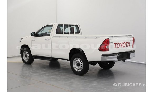 Acheter Import Voiture Toyota Hilux Blanc à Import - Dubai, Iles Acheter Import Voiture Toyota Hilux Blanc à Import - Dubai, Iles