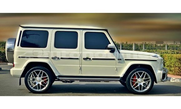 Buy Import Mercedes-Benz 190 White Car in Import - Dubai in Iles Buy Import Mercedes-Benz 190 White Car in Import - Dubai in Iles