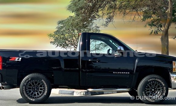 Acheter Import Voiture Chevrolet Silverado Noir à Import - Dubai, Iles Acheter Import Voiture Chevrolet Silverado Noir à Import - Dubai, Iles