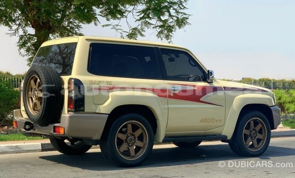 Acheter Import Voiture Nissan Patrol Beige à Import - Dubai, Iles Acheter Import Voiture Nissan Patrol Beige à Import - Dubai, Iles