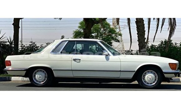 Buy Import Mercedes-Benz 190 White Car in Import - Dubai in Iles Buy Import Mercedes-Benz 190 White Car in Import - Dubai in Iles