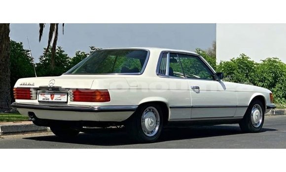 Buy Import Mercedes-Benz 190 White Car in Import - Dubai in Iles Buy Import Mercedes-Benz 190 White Car in Import - Dubai in Iles