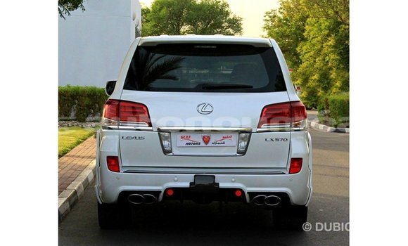 Acheter Import Voiture Lexus LX Blanc à Import - Dubai, Iles Acheter Import Voiture Lexus LX Blanc à Import - Dubai, Iles