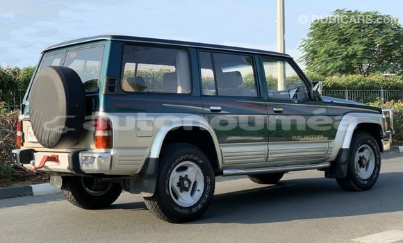 Buy Import Nissan Patrol Blue Car in Import - Dubai in Iles Buy Import Nissan Patrol Blue Car in Import - Dubai in Iles