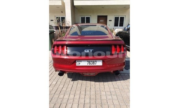 Acheter Import Voiture Ford Mustang Rouge à Import - Dubai, Iles Acheter Import Voiture Ford Mustang Rouge à Import - Dubai, Iles