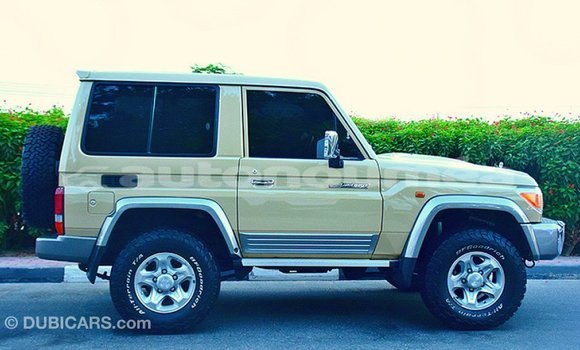 Buy Import Toyota Land Cruiser Beige Car in Import - Dubai in Iles Buy Import Toyota Land Cruiser Beige Car in Import - Dubai in Iles