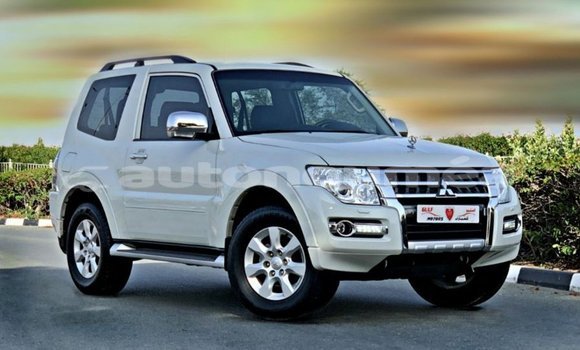 Medium with watermark mitsubishi pajero iles import dubai 4261