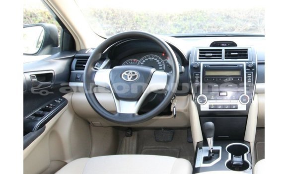 Buy Import Toyota Camry White Car in Import - Dubai in Iles Buy Import Toyota Camry White Car in Import - Dubai in Iles