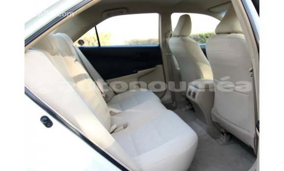 Buy Import Toyota Camry White Car in Import - Dubai in Iles Buy Import Toyota Camry White Car in Import - Dubai in Iles