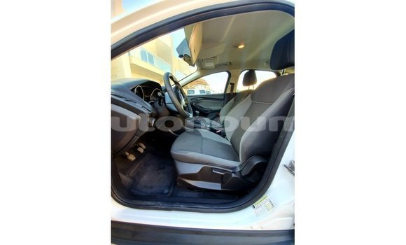 Buy Import Ford Focus White Car in Import - Dubai in Iles Buy Import Ford Focus White Car in Import - Dubai in Iles