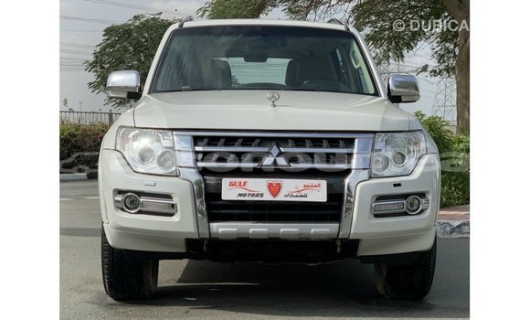 Acheter Import Voiture Mitsubishi Pajero Blanc à Import - Dubai, Iles Acheter Import Voiture Mitsubishi Pajero Blanc à Import - Dubai, Iles