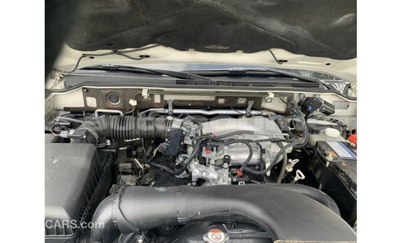 Acheter Import Voiture Mitsubishi Pajero Blanc à Import - Dubai, Iles Acheter Import Voiture Mitsubishi Pajero Blanc à Import - Dubai, Iles