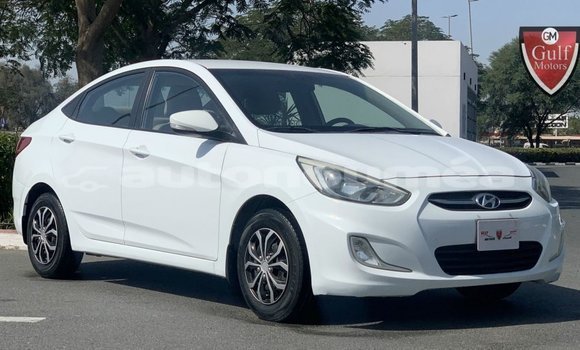 Buy Import Hyundai Accent White Car in Import - Dubai in Iles Buy Import Hyundai Accent White Car in Import - Dubai in Iles