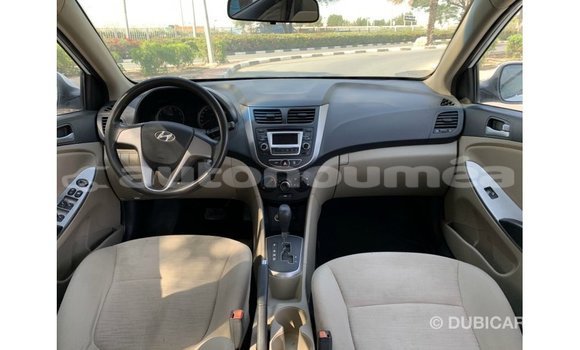 Buy Import Hyundai Accent White Car in Import - Dubai in Iles Buy Import Hyundai Accent White Car in Import - Dubai in Iles