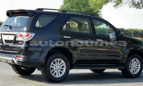 Acheter Import Voiture Toyota Fortuner Noir à Import - Dubai, Iles Acheter Import Voiture Toyota Fortuner Noir à Import - Dubai, Iles