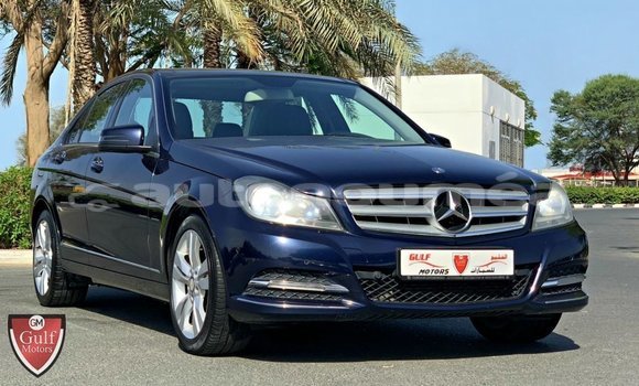 Buy Import Mercedes-Benz 200 Blue Car in Import - Dubai in Iles Buy Import Mercedes-Benz 200 Blue Car in Import - Dubai in Iles