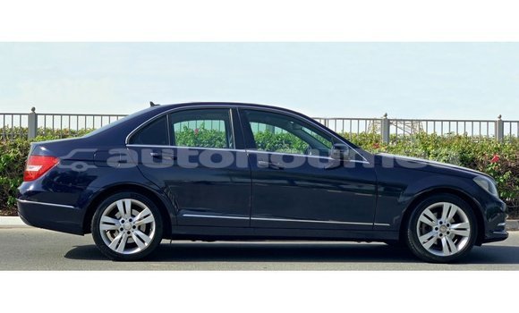 Buy Import Mercedes-Benz 200 Blue Car in Import - Dubai in Iles Buy Import Mercedes-Benz 200 Blue Car in Import - Dubai in Iles