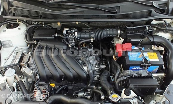 Buy Import Nissan Tiida White Car in Import - Dubai in Iles Buy Import Nissan Tiida White Car in Import - Dubai in Iles