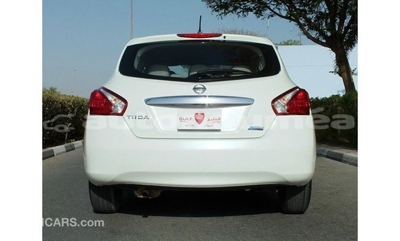 Buy Import Nissan Tiida White Car in Import - Dubai in Iles Buy Import Nissan Tiida White Car in Import - Dubai in Iles