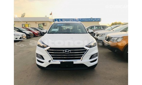 Acheter Import Voiture Hyundai Tucson Blanc à Import - Dubai, Iles Acheter Import Voiture Hyundai Tucson Blanc à Import - Dubai, Iles