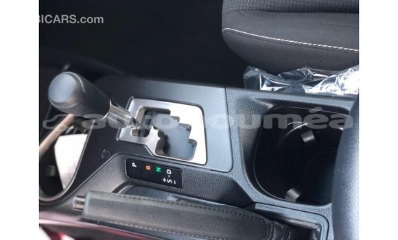 Acheter Import Utilitaire Toyota HiAce Noir à Import - Dubai, Iles Acheter Import Utilitaire Toyota HiAce Noir à Import - Dubai, Iles