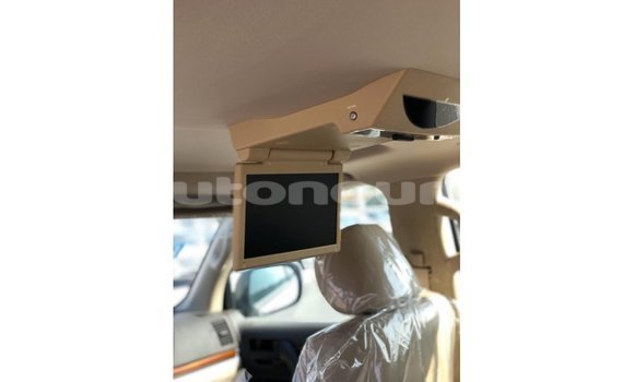 Acheter Import Voiture Toyota Land Cruiser Blanc à Import - Dubai, Iles Acheter Import Voiture Toyota Land Cruiser Blanc à Import - Dubai, Iles
