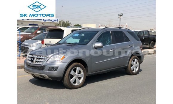 Buy Import Mercedes-Benz 190 Other Car in Import - Dubai in Iles Buy Import Mercedes-Benz 190 Other Car in Import - Dubai in Iles