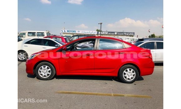 Acheter Import Voiture Hyundai Accent Rouge à Import - Dubai, Iles Acheter Import Voiture Hyundai Accent Rouge à Import - Dubai, Iles