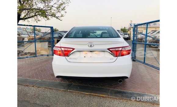 Acheter Import Voiture Toyota Camry Blanc à Import - Dubai, Iles Acheter Import Voiture Toyota Camry Blanc à Import - Dubai, Iles