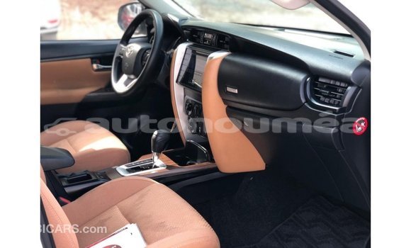 Acheter Import Voiture Toyota Fortuner Blanc à Import - Dubai, Iles Acheter Import Voiture Toyota Fortuner Blanc à Import - Dubai, Iles