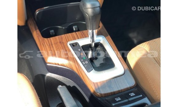 Acheter Import Voiture Toyota Fortuner Blanc à Import - Dubai, Iles Acheter Import Voiture Toyota Fortuner Blanc à Import - Dubai, Iles