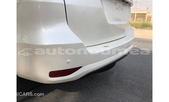 Acheter Import Voiture Toyota Fortuner Blanc à Import - Dubai, Iles Acheter Import Voiture Toyota Fortuner Blanc à Import - Dubai, Iles