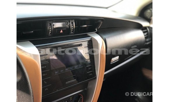 Acheter Import Voiture Toyota Fortuner Blanc à Import - Dubai, Iles Acheter Import Voiture Toyota Fortuner Blanc à Import - Dubai, Iles