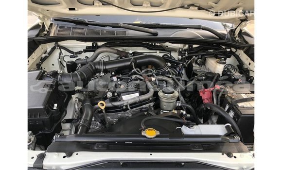 Acheter Import Voiture Toyota Fortuner Blanc à Import - Dubai, Iles Acheter Import Voiture Toyota Fortuner Blanc à Import - Dubai, Iles